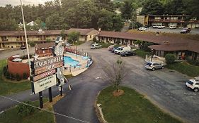 The Mountaineer Inn - Asheville